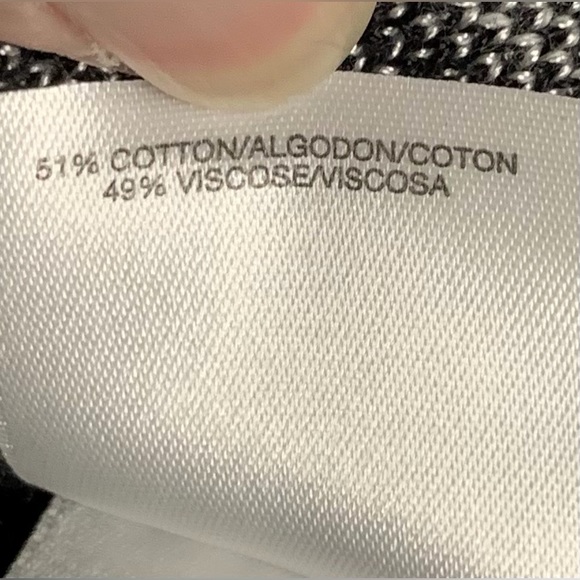 Anne Klein - Black And White Short Sleeve Crewneck Sweater With Lion Image - S - Picture 6 of 6